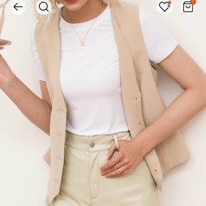 Urbanic | Tops | Urbanic Simplicity 